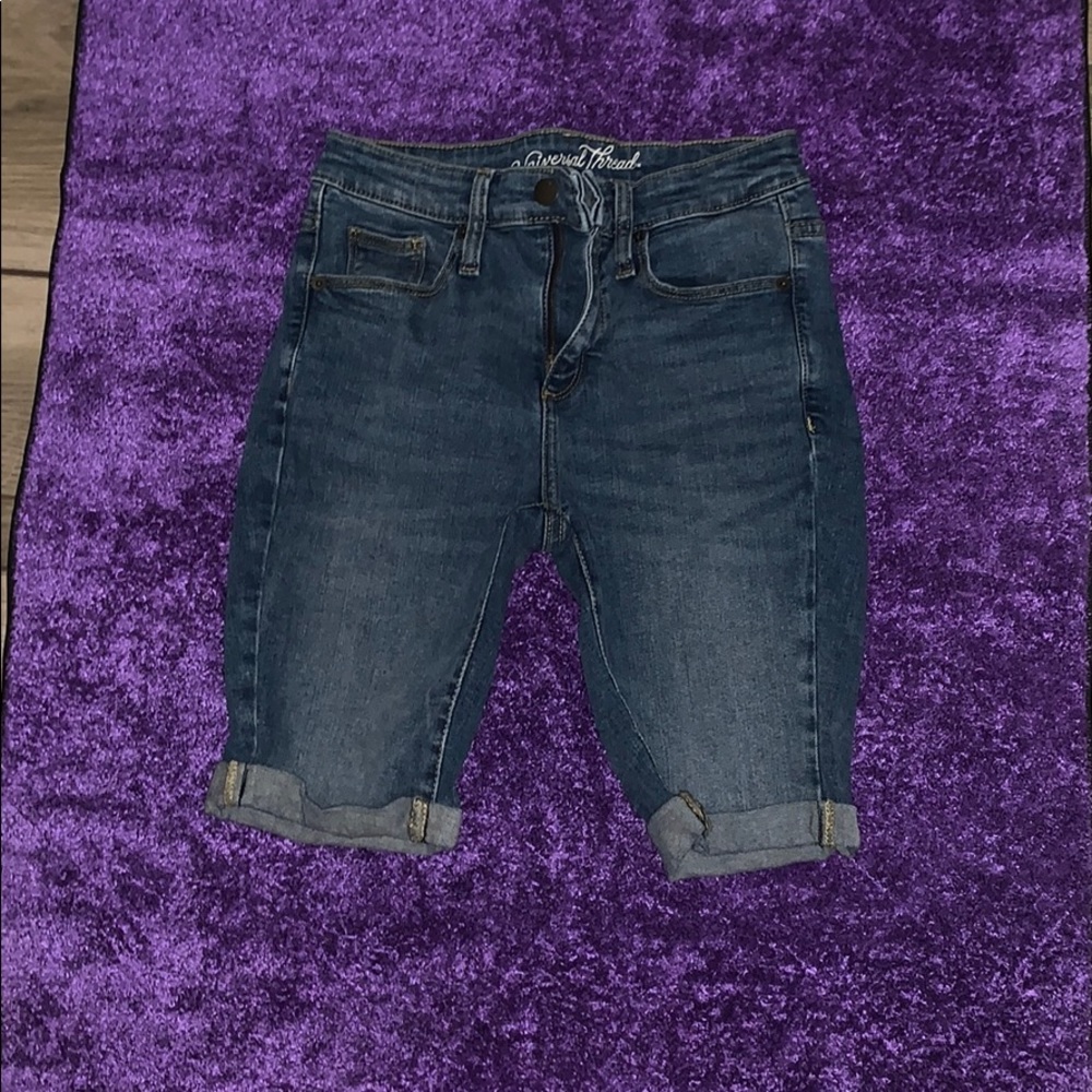 Universal Thread Capris